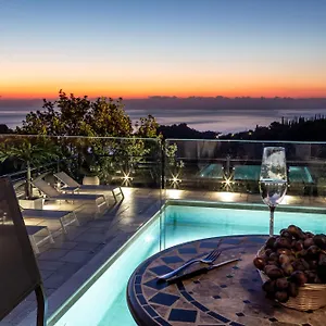 villa-del-sole-swimming-pool-garden-view.sicilyhotelsitaly.net/